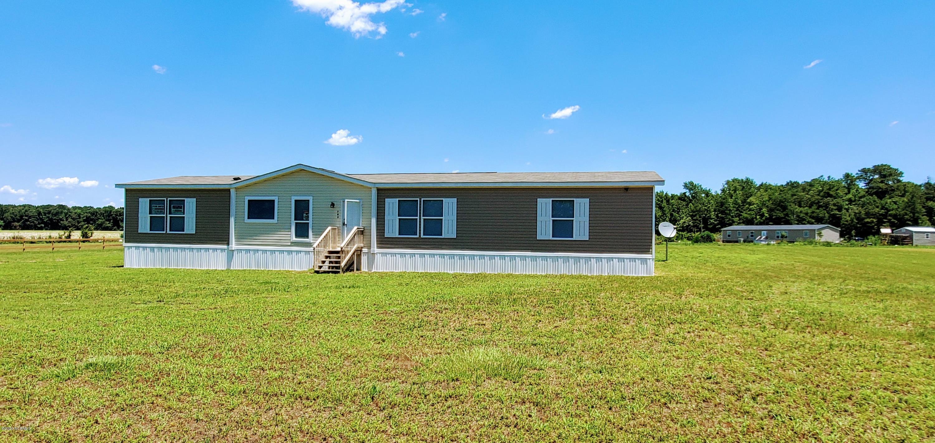 702 Grady Road Clinton, NC 28328 - Photo 2 of 14 20200626_130113