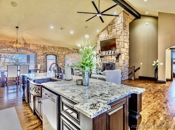 $2,150,000 | 23900 Emerson Road, Lebanon, MO 65536