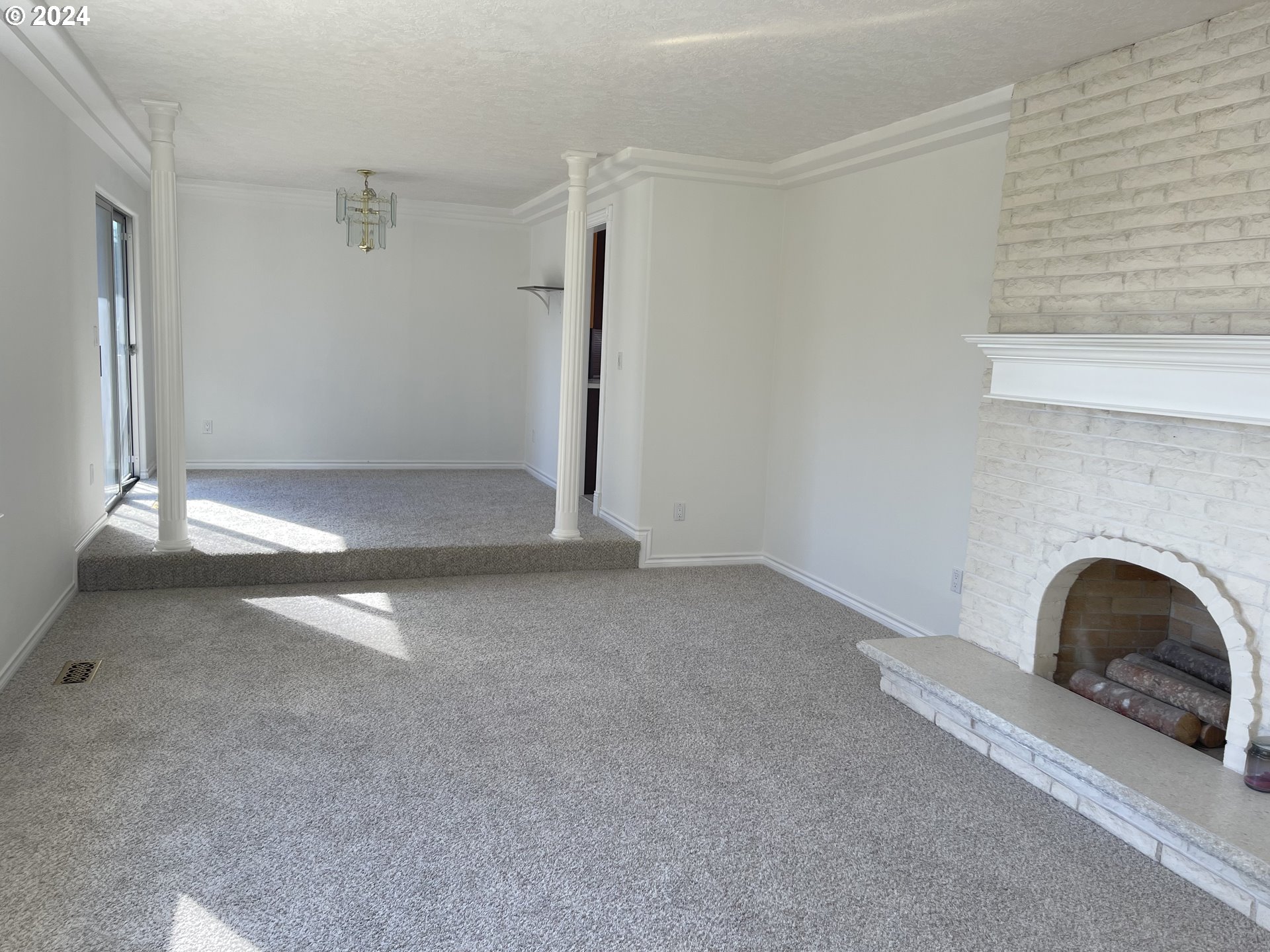 34566 Southeast Gunderson Road Sandy, OR 97055 - Photo 4 of 41