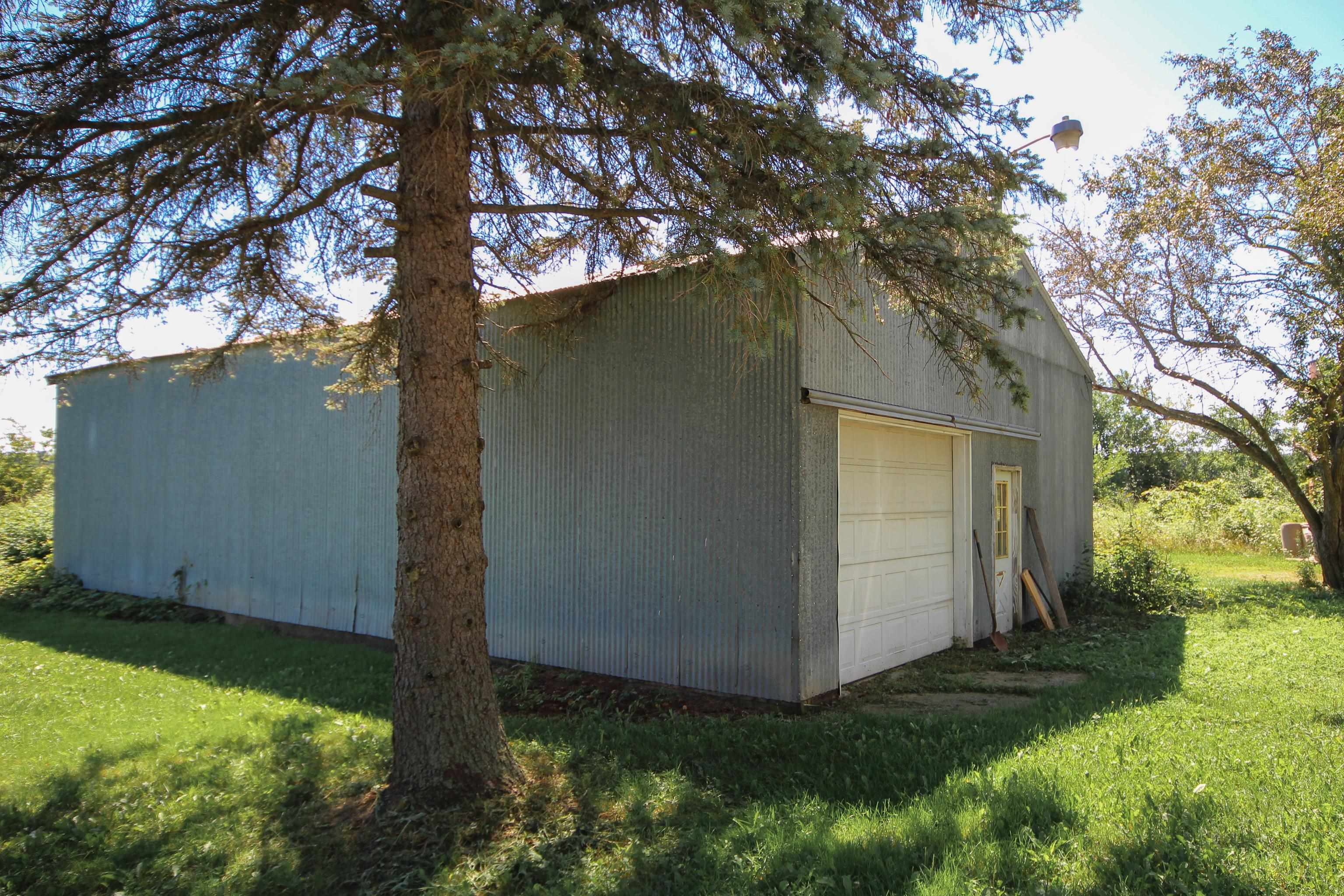 5372 East Baseline Road Mount Pleasant, MI 48858 - Photo 5 of 37 1903687-4.JPG