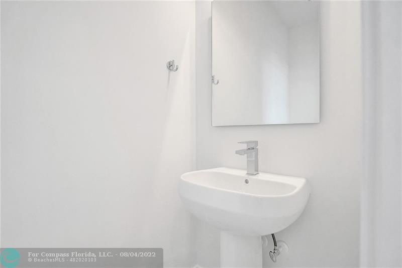 113 Southeast 1st Circle, Unit 113 Pompano Beach, FL 33060 - Photo 12 of 32