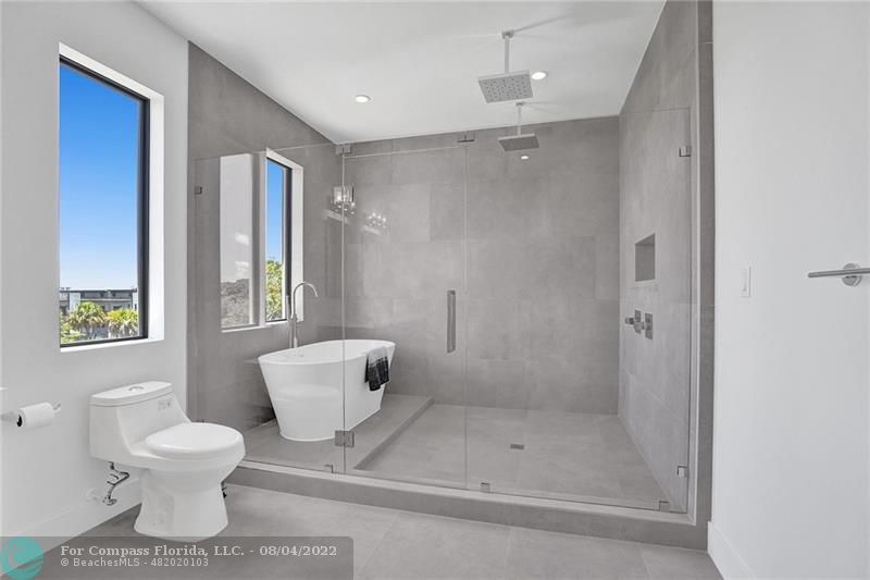 113 Southeast 1st Circle, Unit 113 Pompano Beach, FL 33060 - Photo 13 of 32