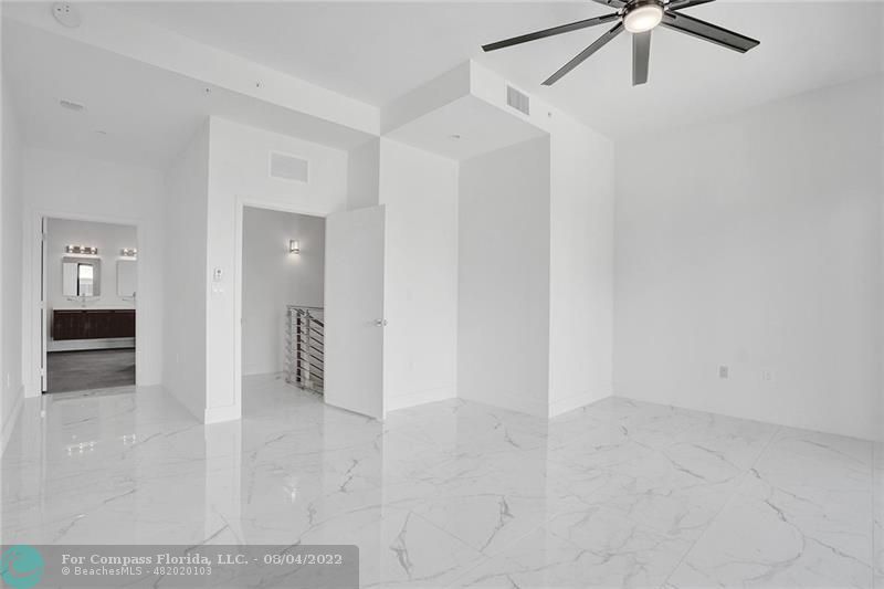 113 Southeast 1st Circle, Unit 113 Pompano Beach, FL 33060 - Photo 17 of 32