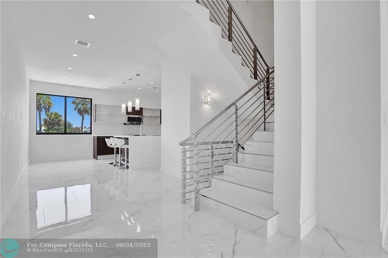 113 Southeast 1st Circle, Unit 113 Pompano Beach, FL 33060 - Photo 7 of 32