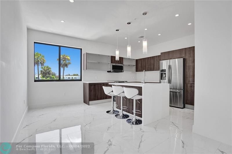 113 Southeast 1st Circle, Unit 113 Pompano Beach, FL 33060 - Photo 8 of 32