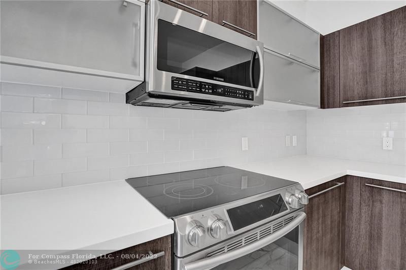 113 Southeast 1st Circle, Unit 113 Pompano Beach, FL 33060 - Photo 9 of 32