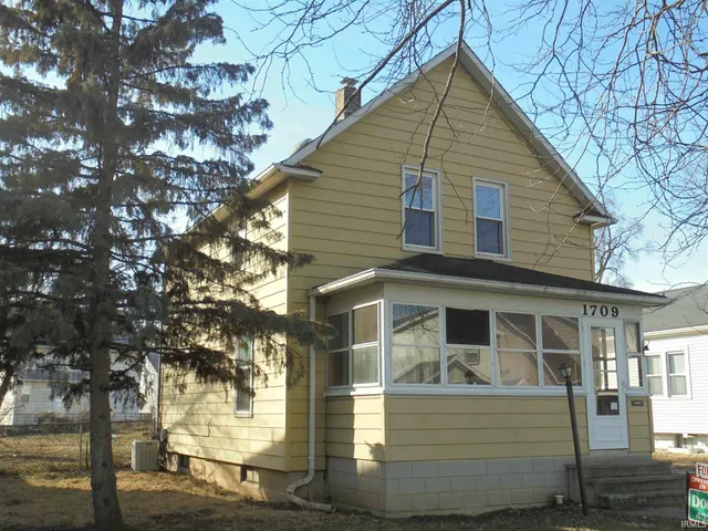 $1,200 | 1709 Tecumseh Street, Fort Wayne, IN 46805