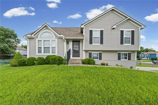 $343,000 | 1113 Kent Drive, Belton, MO 64012