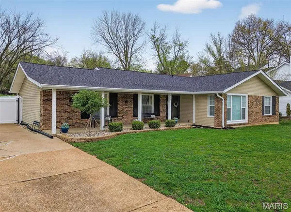 $425,000 | 825 Dinard Drive, Ballwin, MO 63021