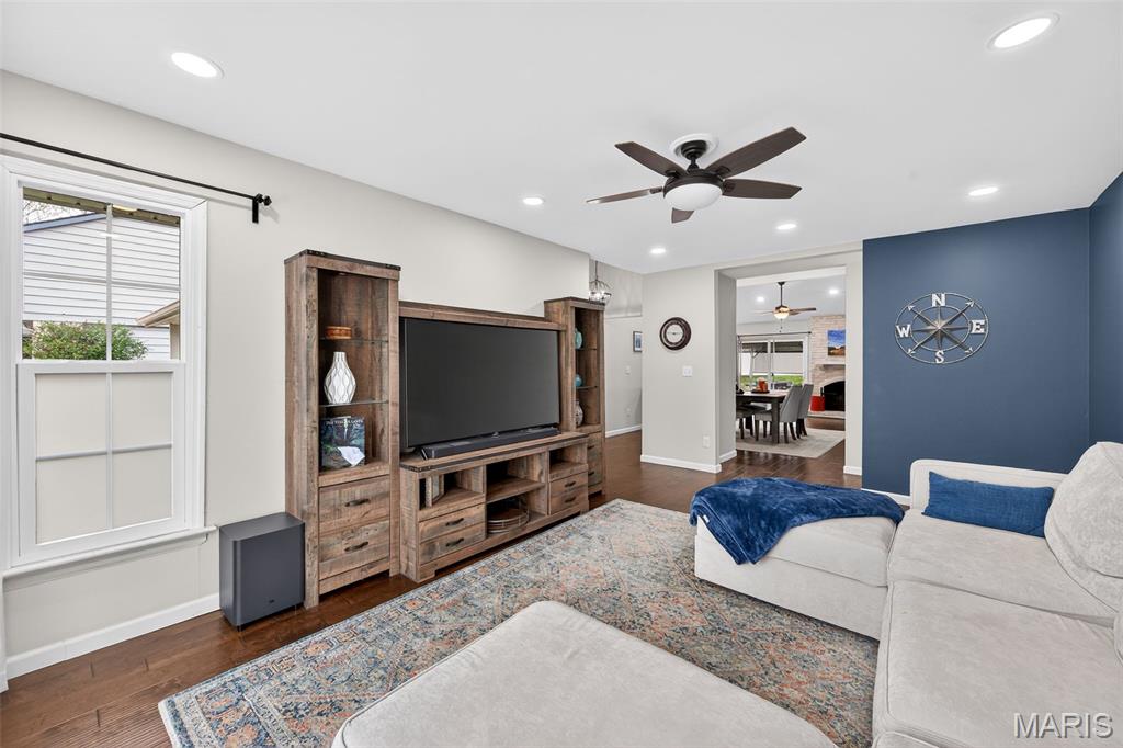 825 Dinard Drive Ballwin, MO 63021 - Photo 4 of 64