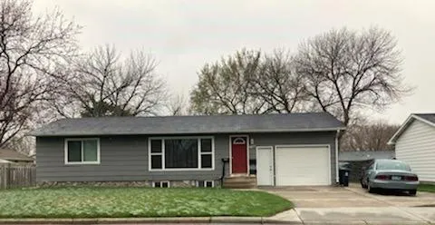 $775 | 605 1/2 Pleasant Avenue, Marshall, MN 56258