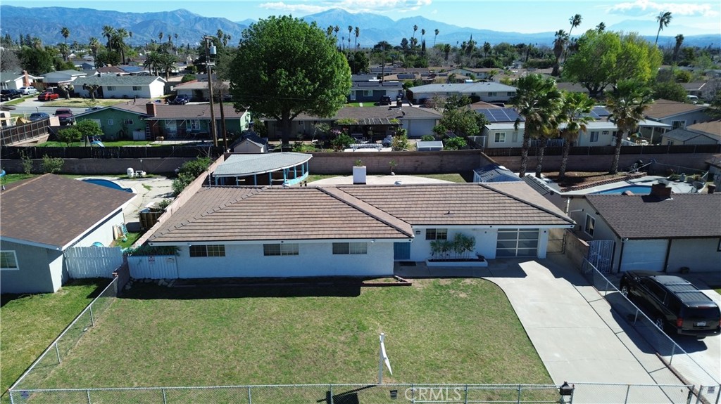 979 North Gardena Avenue Rialto, CA 92376 - Photo 5 of 29