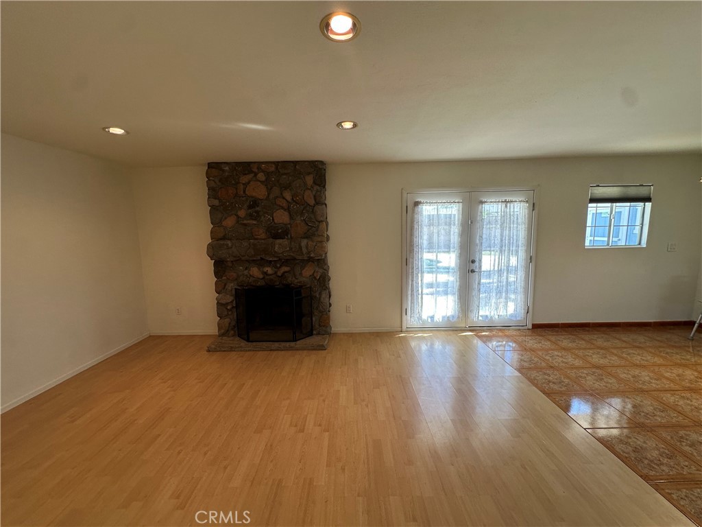 979 North Gardena Avenue Rialto, CA 92376 - Photo 7 of 29