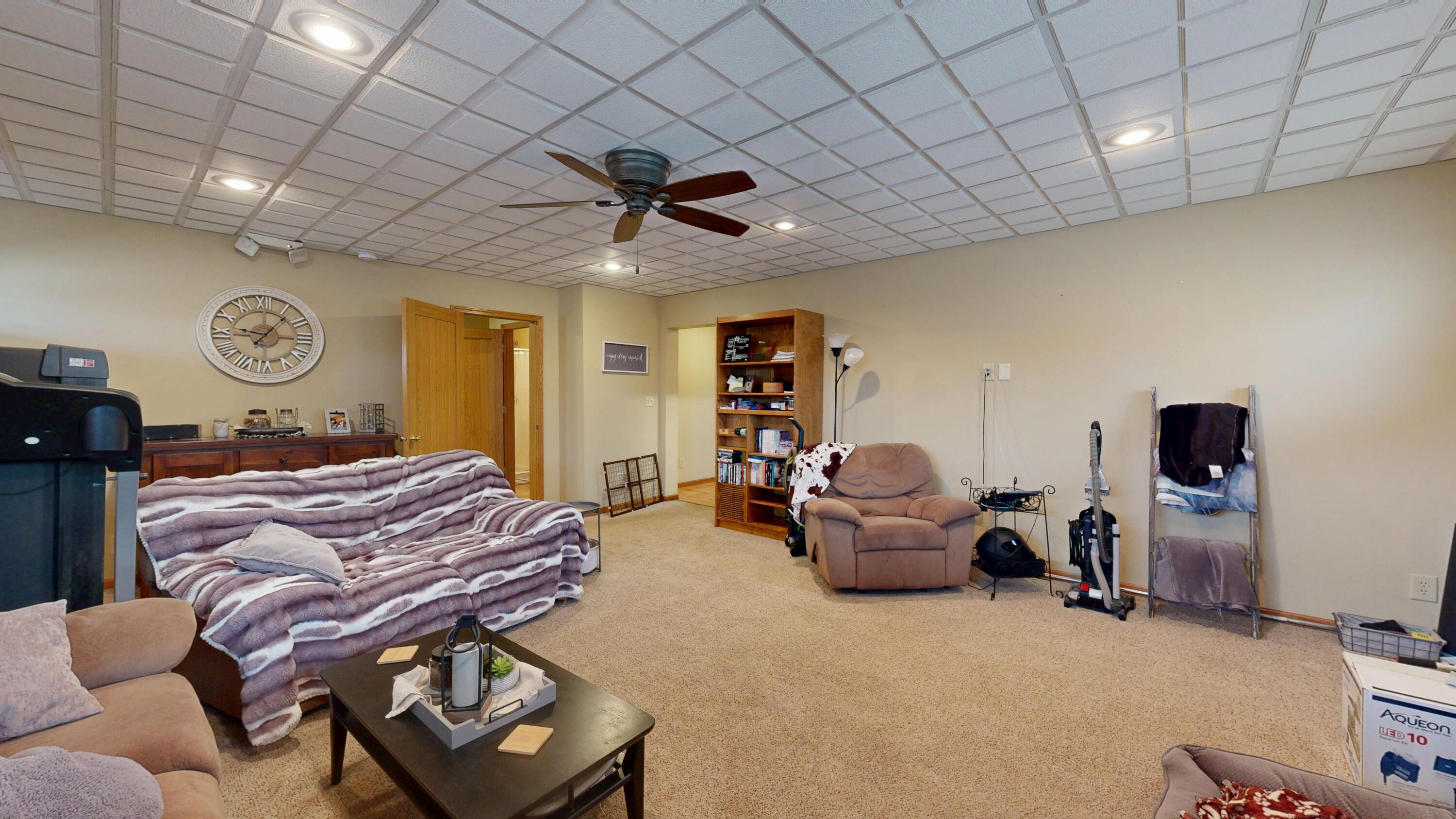 313 North Main Street Viroqua, WI 54665 - Photo 5 of 28 Living Room