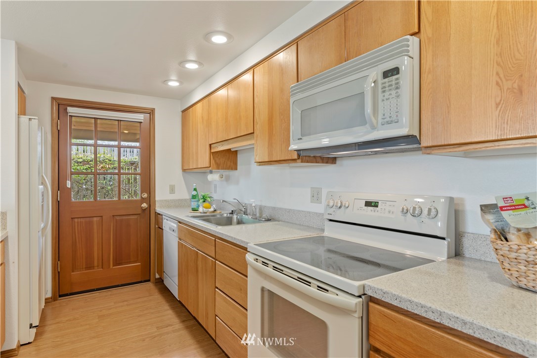 23812 7th Place West Bothell, WA 98021 - Photo 11 of 34