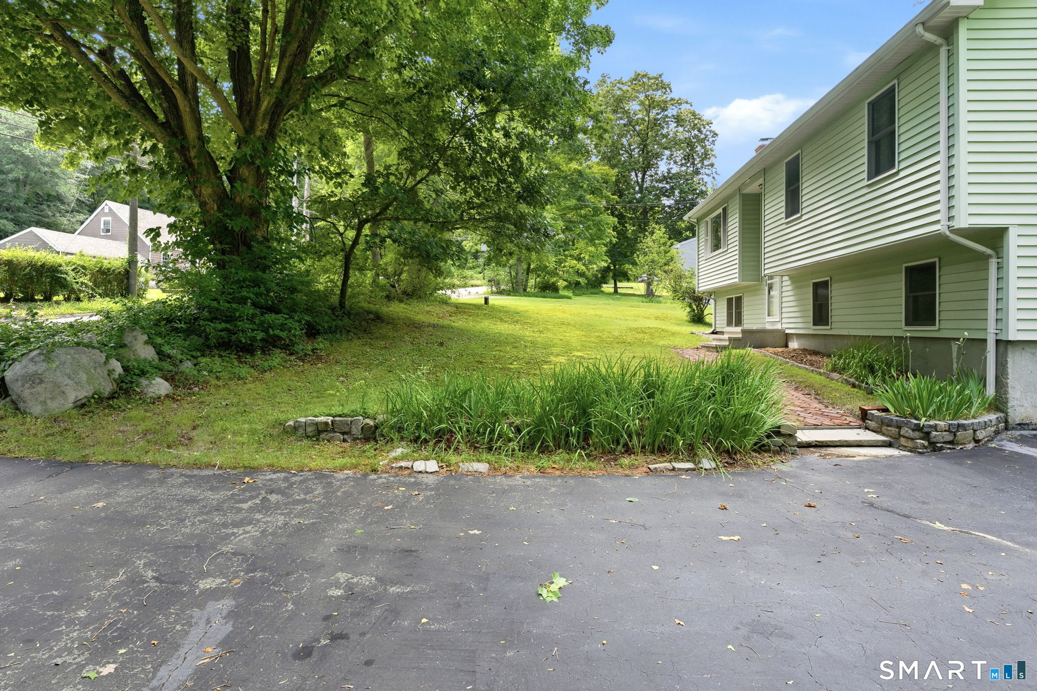 19 Holmes Road East Lyme, CT 06333 - Photo 2 of 39