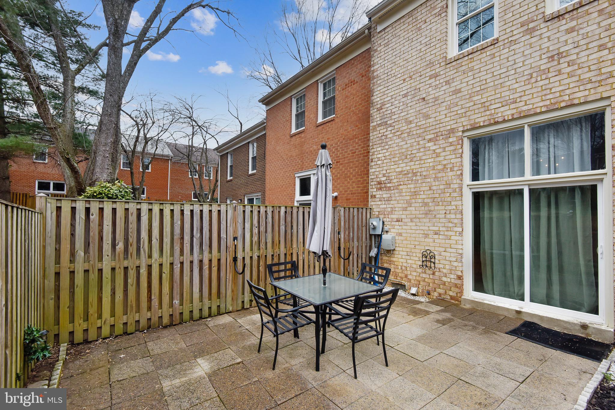 11865 Abercorn Court Reston, VA 20191 - Photo 3 of 32 Gallery Image 3