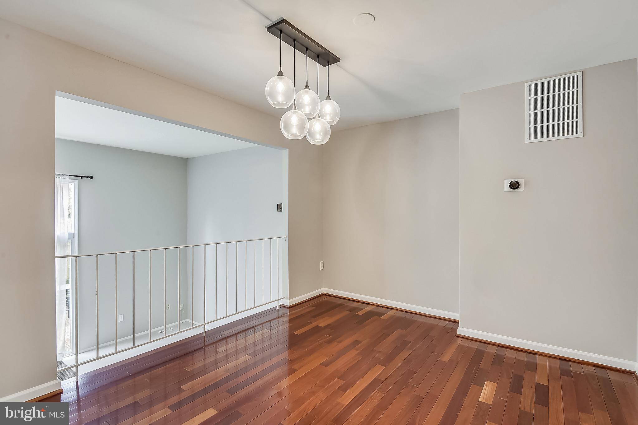 11865 Abercorn Court Reston, VA 20191 - Photo 8 of 32 Gallery Image 8