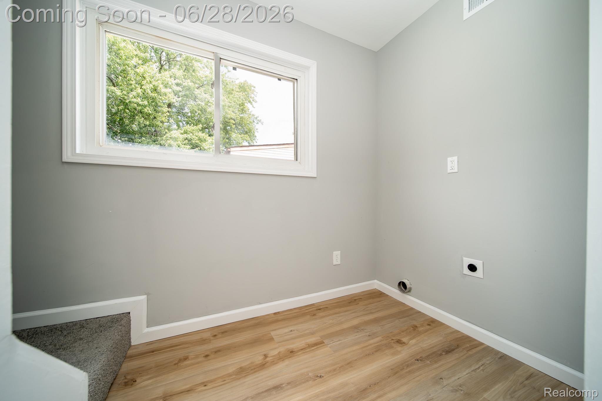 15646 Selwyn Road Southgate, MI 48195 - Photo 48 of 69 DDS04855.jpg