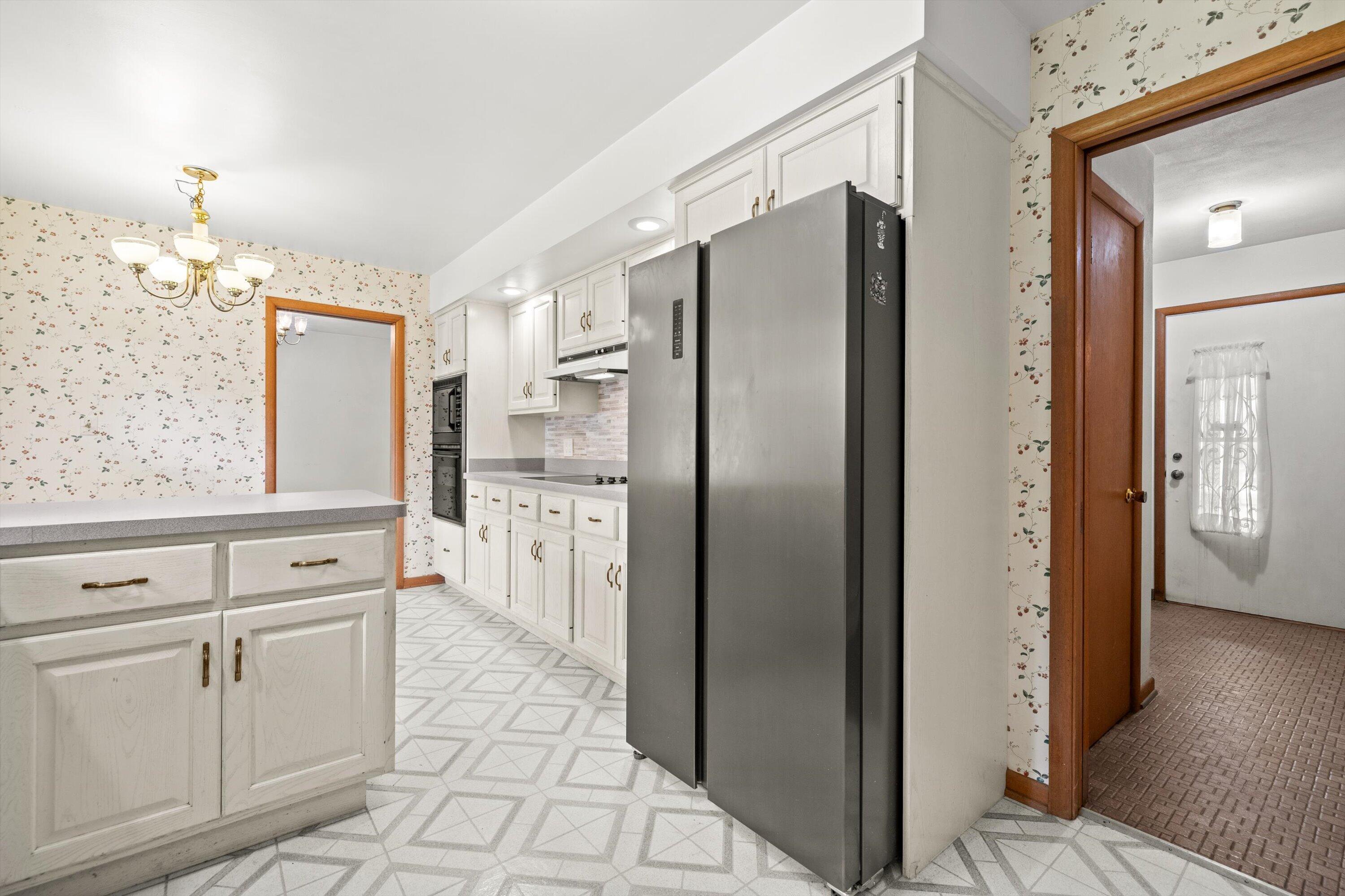 3628 Country Lane Racine, WI 53405 - Photo 14 of 42 14-Kitchen
