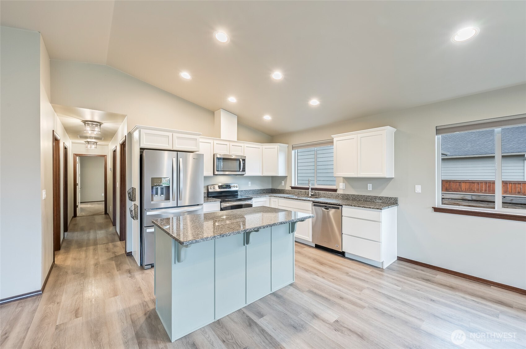 438 South Kansas Loop East Wenatchee, WA 98802 - Photo 14 of 27