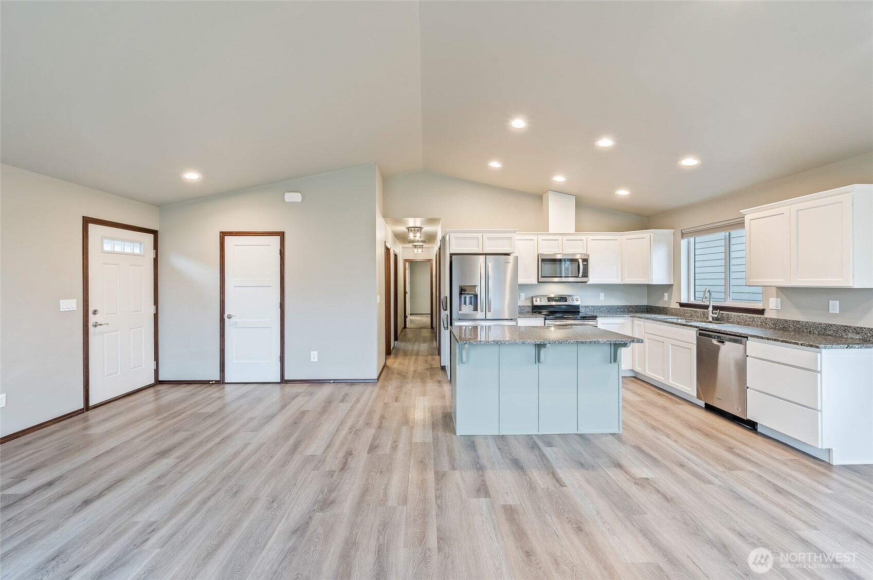 438 South Kansas Loop East Wenatchee, WA 98802 - Photo 16 of 27