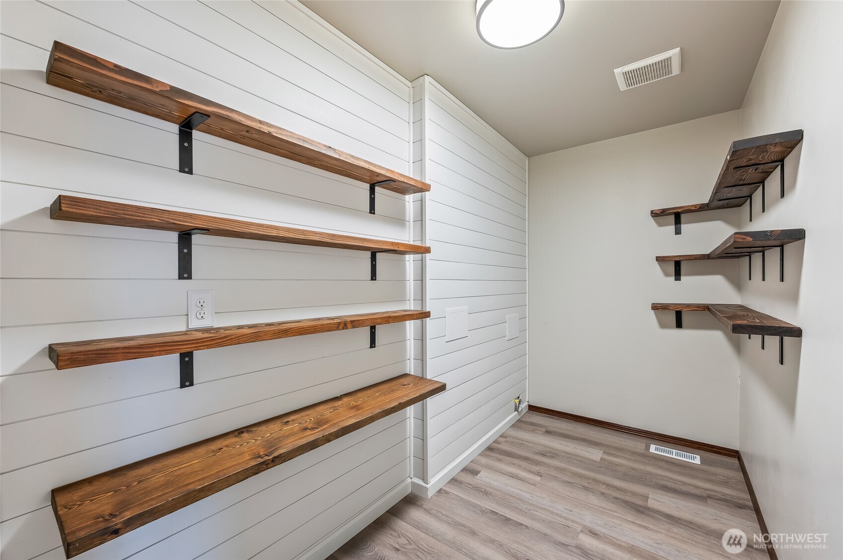 438 South Kansas Loop East Wenatchee, WA 98802 - Photo 17 of 27