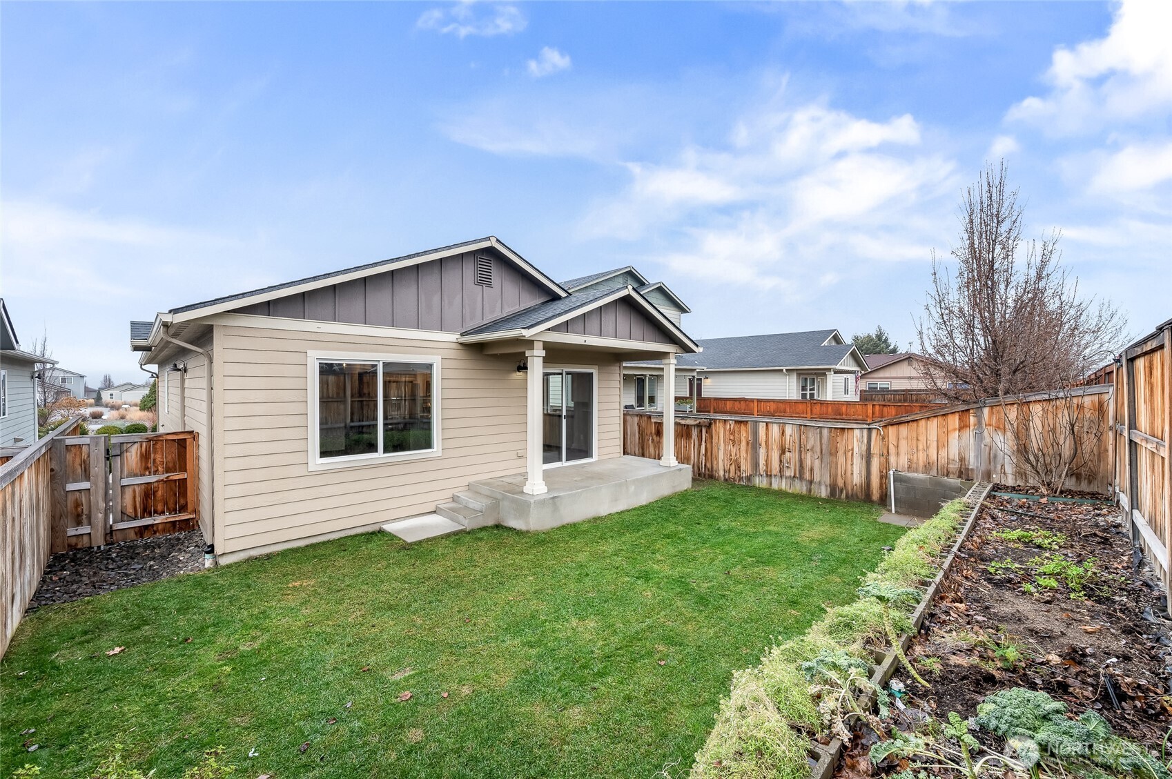 438 South Kansas Loop East Wenatchee, WA 98802 - Photo 3 of 27