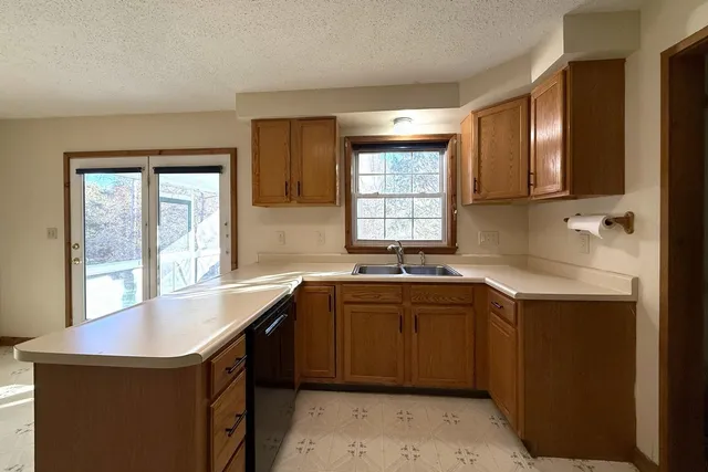 $319,900 | 8 Cessna Place, Rutland, VT 05701