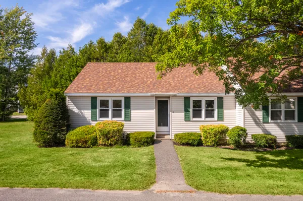 $309,000 | 8 Nottingham Drive, Unit 8, Saco, ME 04072