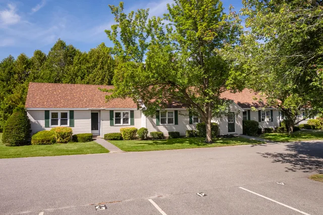 $315,000 | 8 Nottingham Drive, Unit 8, Saco, ME 04072