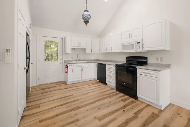 $315,000 | 8 Nottingham Drive, Unit 8, Saco, ME 04072