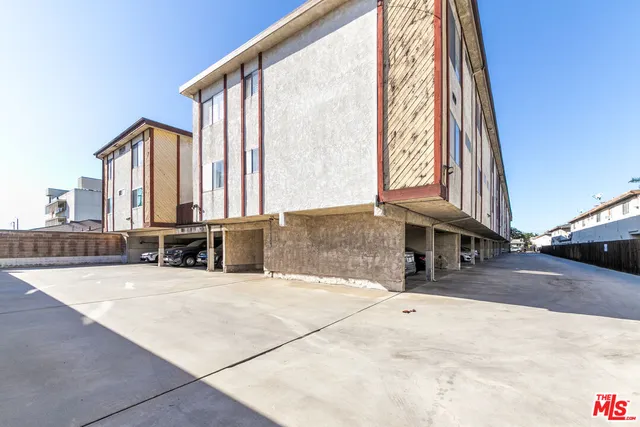 $495,000 | 15214 South Raymond Avenue, Unit 118, Gardena, CA 90247