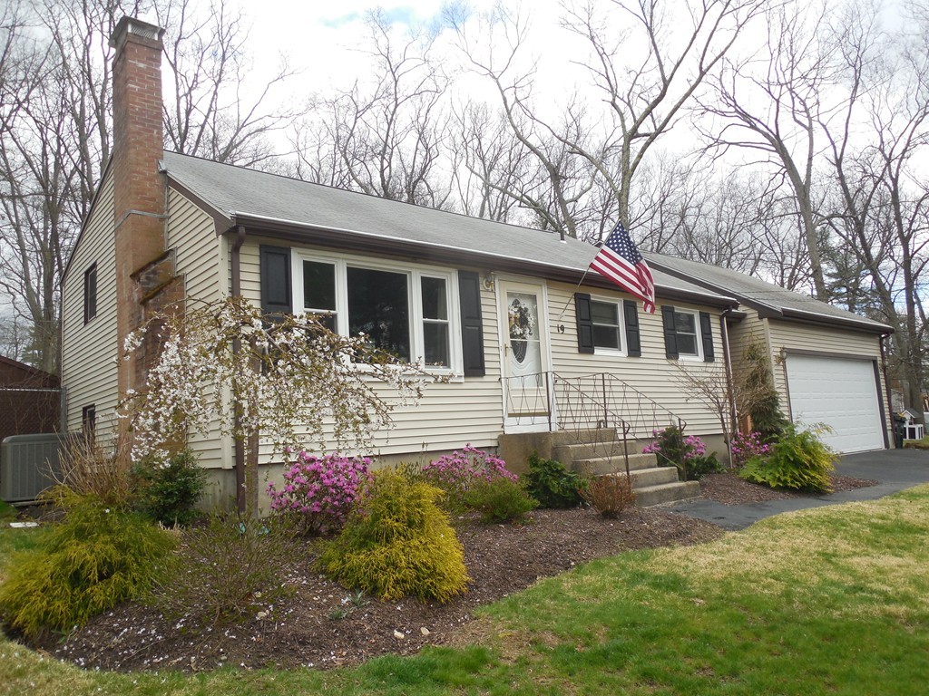 19 Rolling Ridge Road Franklin, MA 02038 - Photo 1 of 28 Gallery Image 1