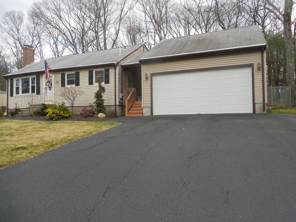 19 Rolling Ridge Road Franklin, MA 02038 - Photo 2 of 28 Gallery Image 2