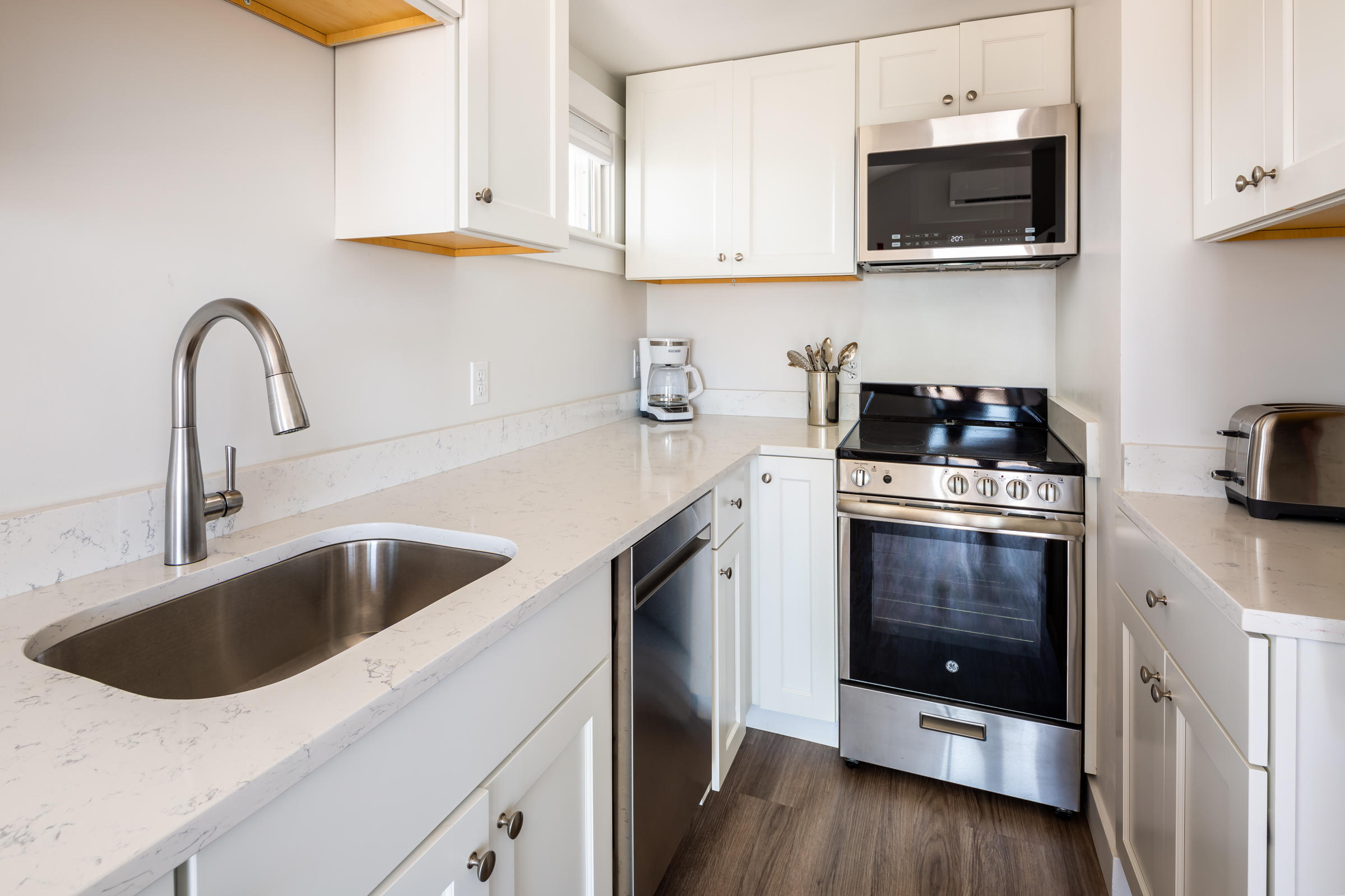 618 Shore Road, Unit 14 Truro, MA 02666 - Photo 7 of 18 618ShoreRd#14-15-NTruro-w