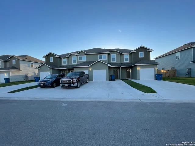 $1,350 | 16905 Spirit Brook, Unit 2, Selma, TX 78154