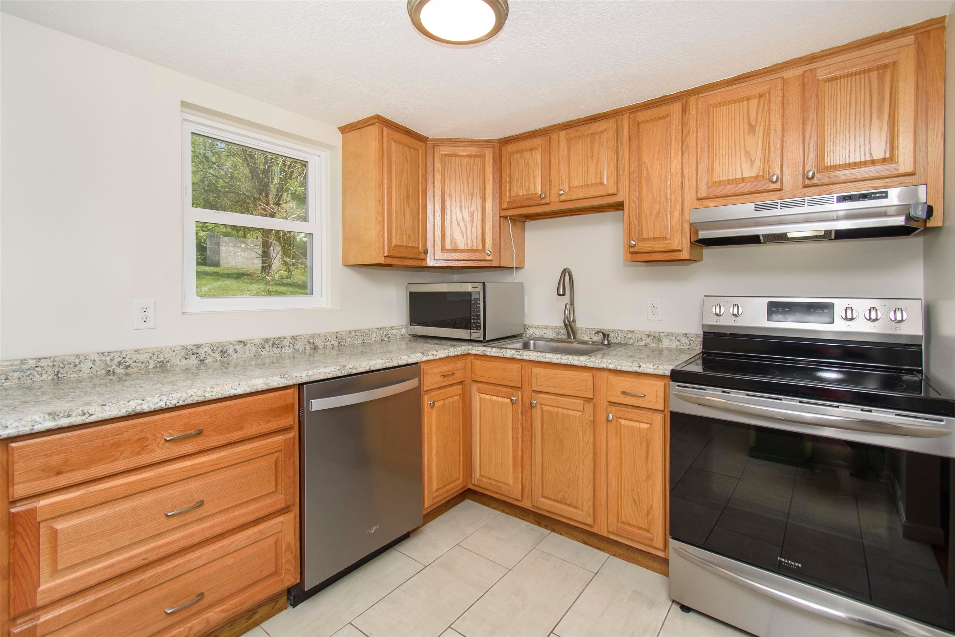 711 Ellett Road Blacksburg, VA 24060 - Photo 14 of 29 Gallery Image 14