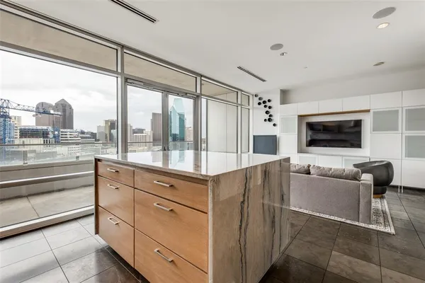$4,500 | 2430 Victory Park Lane, Unit 2206, Dallas, TX 75219