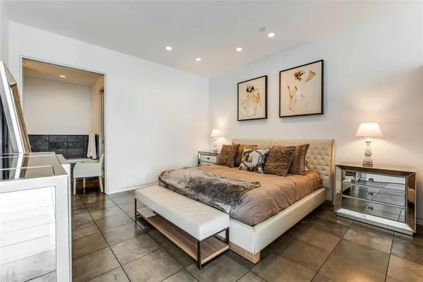 $4,500 | 2430 Victory Park Lane, Unit 2206, Dallas, TX 75219