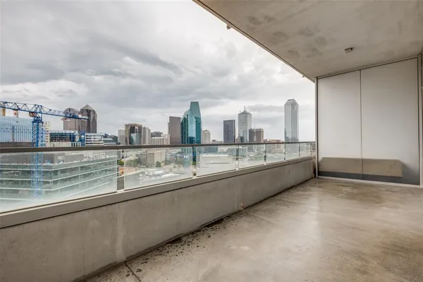 $4,500 | 2430 Victory Park Lane, Unit 2206, Dallas, TX 75219