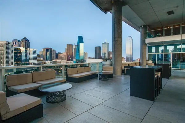$4,500 | 2430 Victory Park Lane, Unit 2206, Dallas, TX 75219