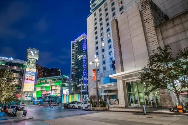 $4,500 | 2430 Victory Park Lane, Unit 2206, Dallas, TX 75219