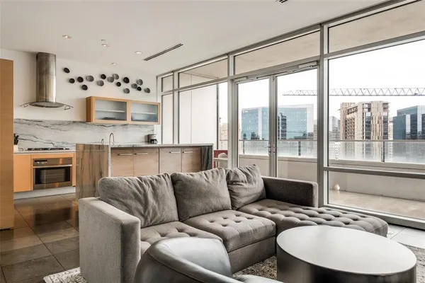 $4,500 | 2430 Victory Park Lane, Unit 2206, Dallas, TX 75219