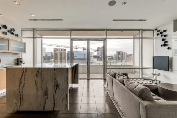 $4,500 | 2430 Victory Park Lane, Unit 2206, Dallas, TX 75219