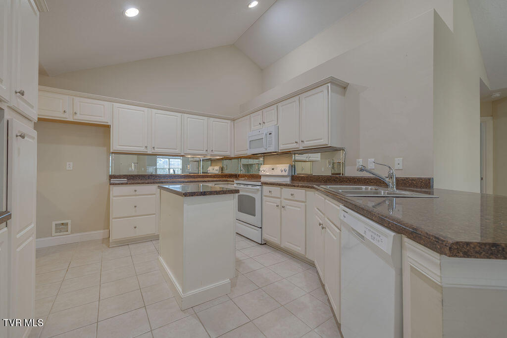 1682 Hatterdale Farm Road Blountville, TN 37617 - Photo 19 of 48 019