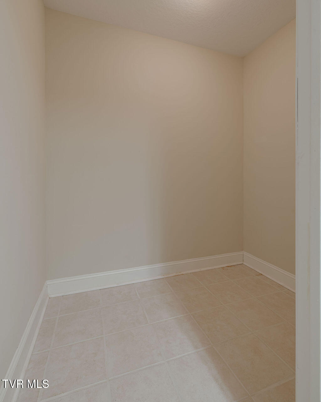 1682 Hatterdale Farm Road Blountville, TN 37617 - Photo 36 of 48 036