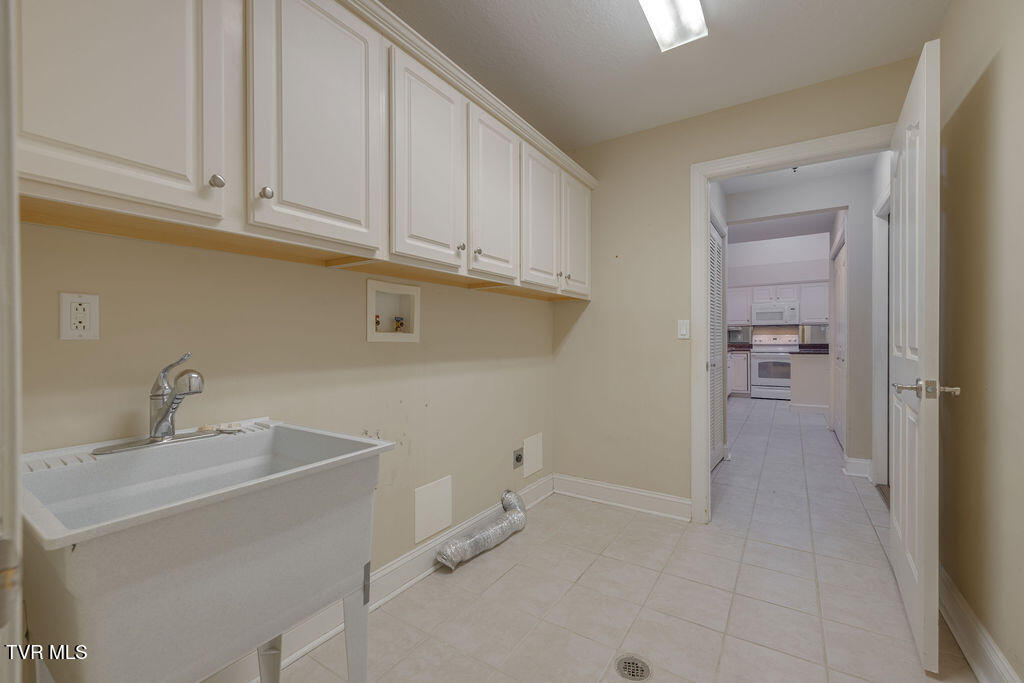 1682 Hatterdale Farm Road Blountville, TN 37617 - Photo 37 of 48 037