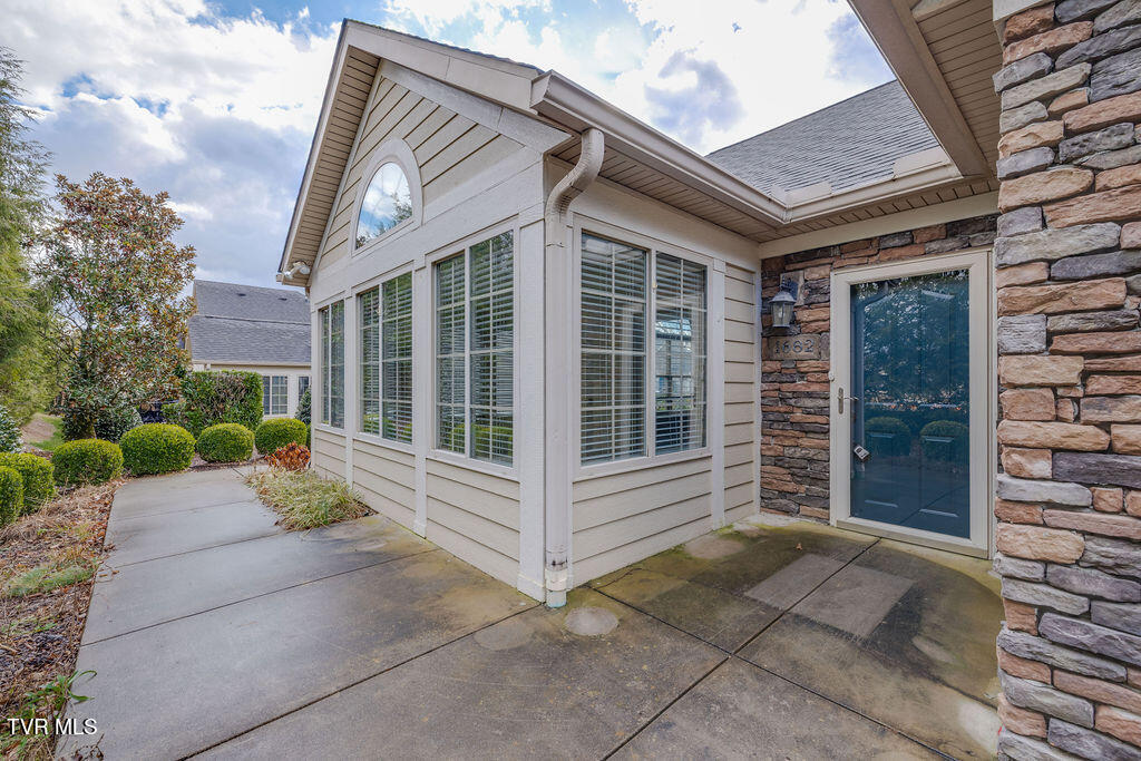 1682 Hatterdale Farm Road Blountville, TN 37617 - Photo 6 of 48 006