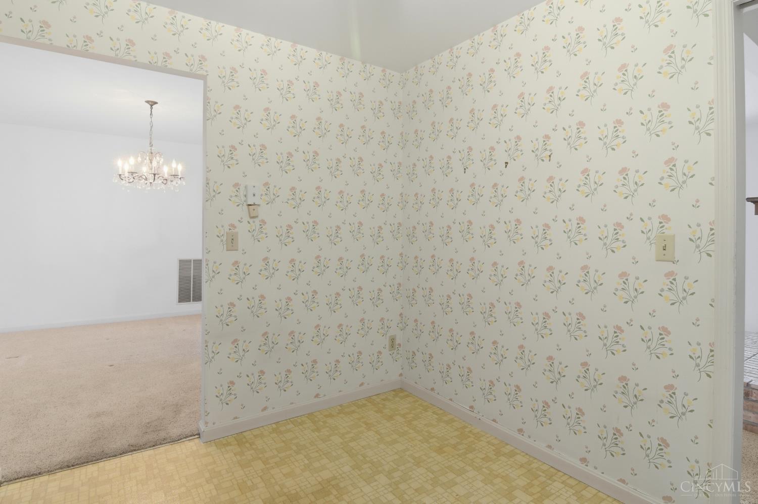 5346 Werk Road, Unit D12 Cincinnati, OH 45248 - Photo 14 of 33